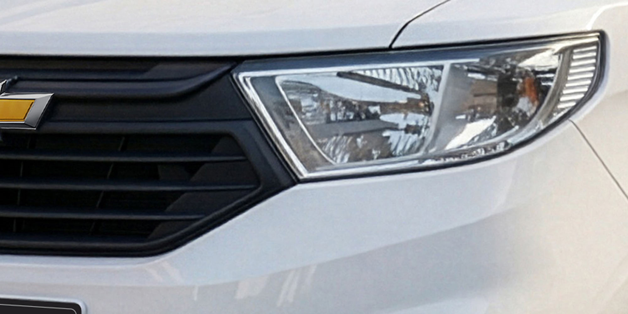 N400 Cargo: faros halógenos